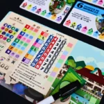 Plateau de jeu de société avec grille colorée et cartes