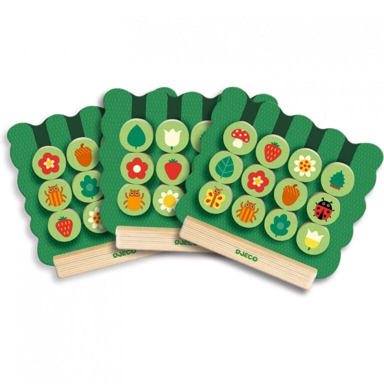 Jeu de mémorisation enfant avec feuilles et jetons colorés
