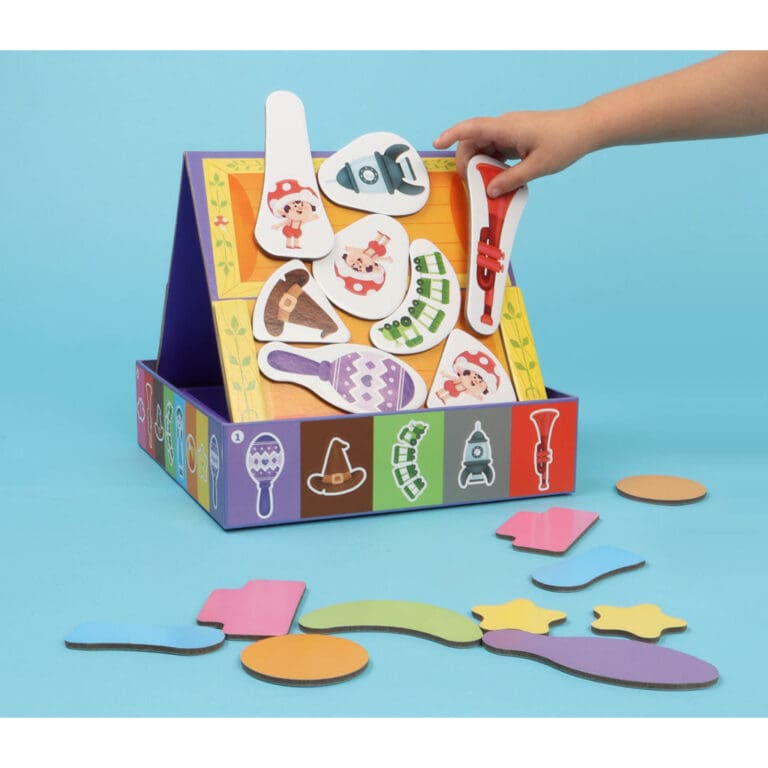 Jeu éducatif coloré avec pièces de puzzle thème festif