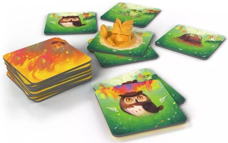 Jeu de plateau avec tuiles hiboux et éléments naturels colorés